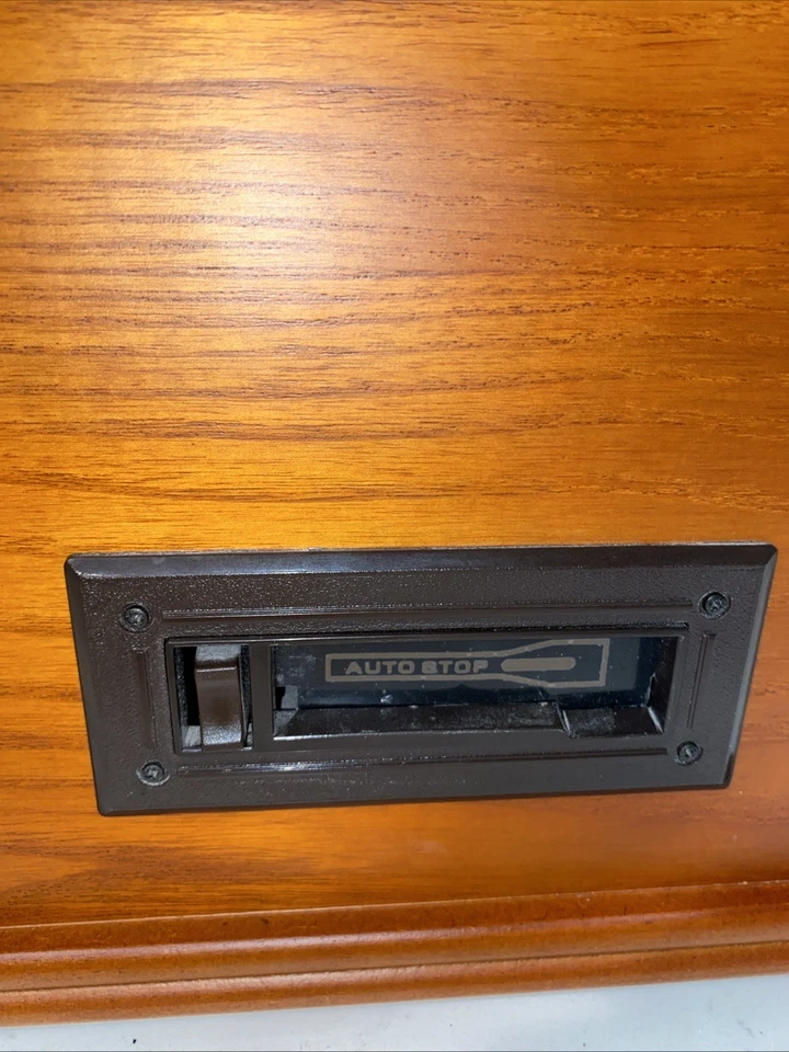 Vintage Style Crosley AM FM Radio Record CD Player Turntable Music Writer CR74 - Image 4 of 4