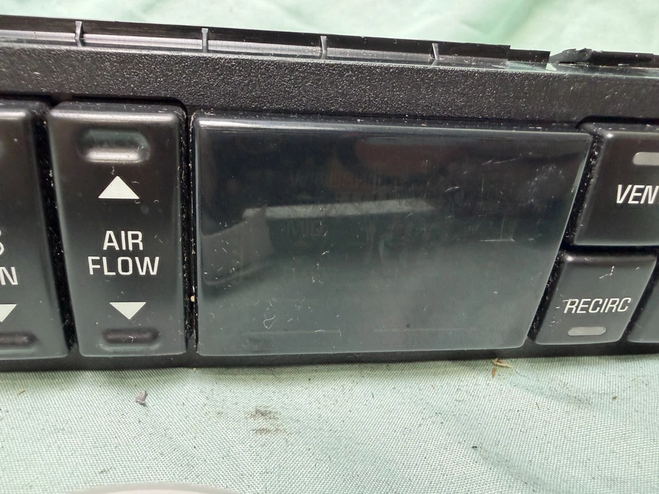 1997-2005 Buick Park Avenue Automatic Climate Control Heater Control 16202304 - Image 4 of 4