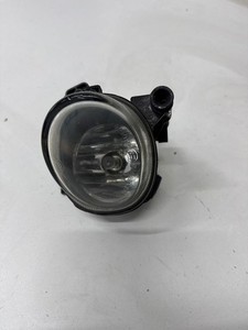 Audi Q3 8U 2013 Vorne rechts Nebelscheinwerfer vorne 8T0941700 RRB27981