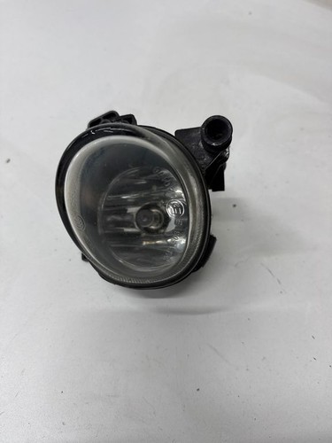 Audi Q3 8U 2013 Vorne rechts Nebelscheinwerfer vorne 8T0941700 RRB27981