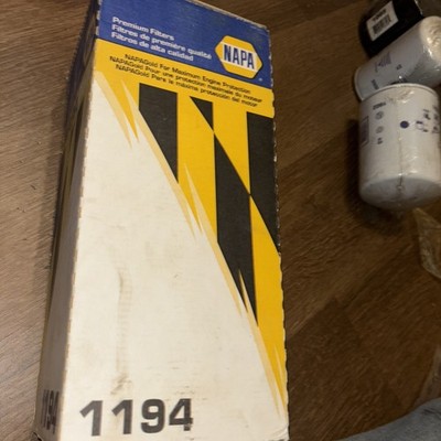 NAPA GOLD FILTER - 1194 - HEAVY DUTY OIL FILTER - V60, V70, V80 - 51194 -(NEW)