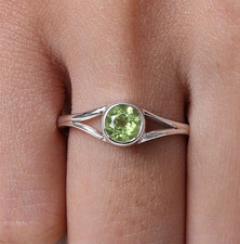 Peridot Ring / 925 Sterling Silver Ring / Green Gemstone Ring / Dainty Ring Gift