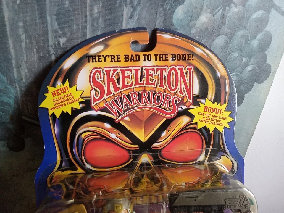Винтажная экшн-фигурка 1994 Playmates SKELETON WARS Ursak the Guardian новая нераспакованная как новая на картонке - Изображение 3 из 4