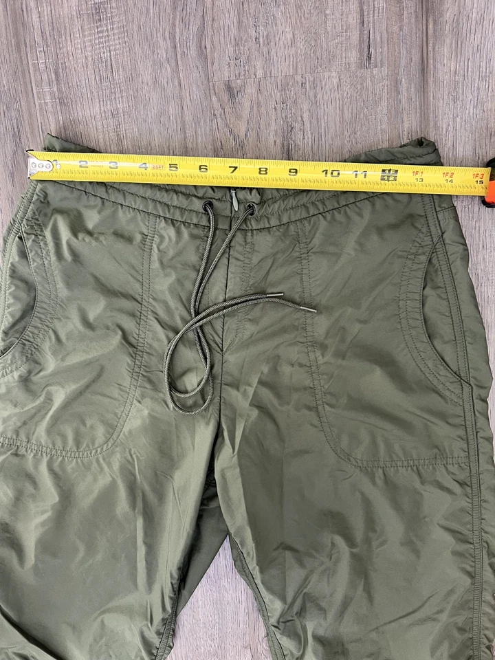 Pantalones deportivos de nailon verde oliva Tail Tech para mujer talla pequeña Foto 2 de 4