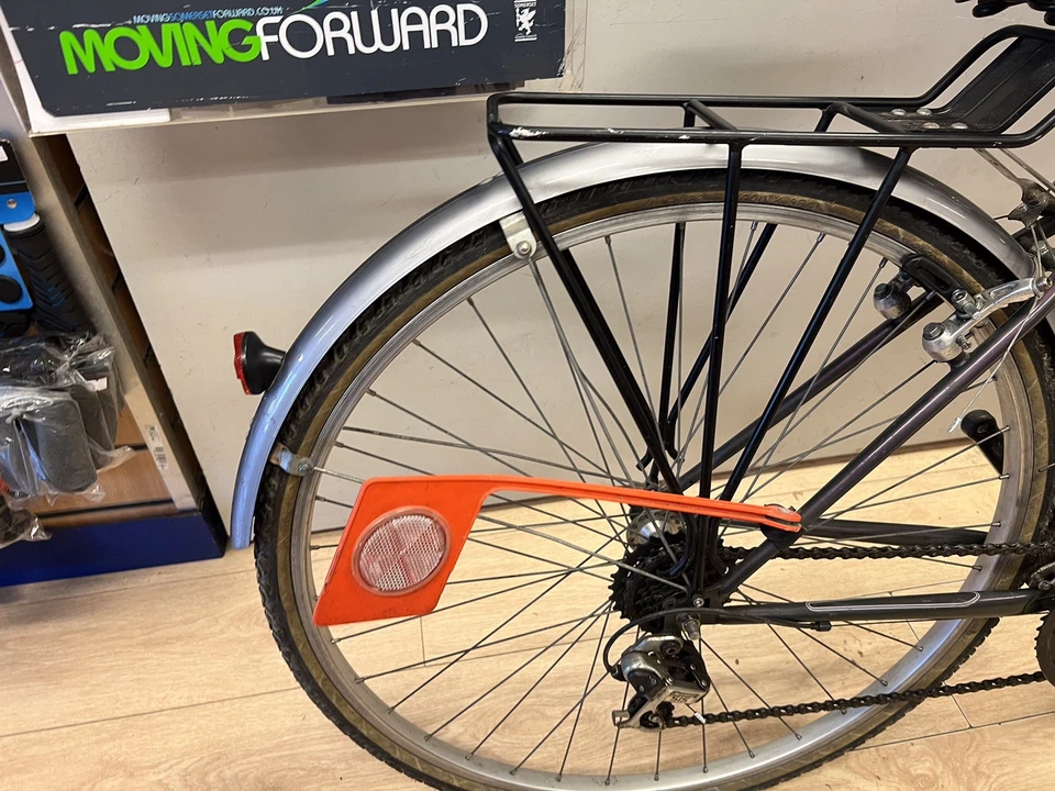 Used Raleigh Pioneer Jaguar 700C Wheel 17" Frame Black/Purple Commute Retro Bike - Image 3 of 4