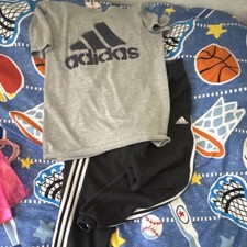adidas Boys 2-Piece Outfit Set Gray T-Shirt L 14/16 Black Pants 10/12