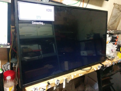 LG FLATRON 42" LED Commercial Monitor 42WL10MS-B - Picture 5 of 13