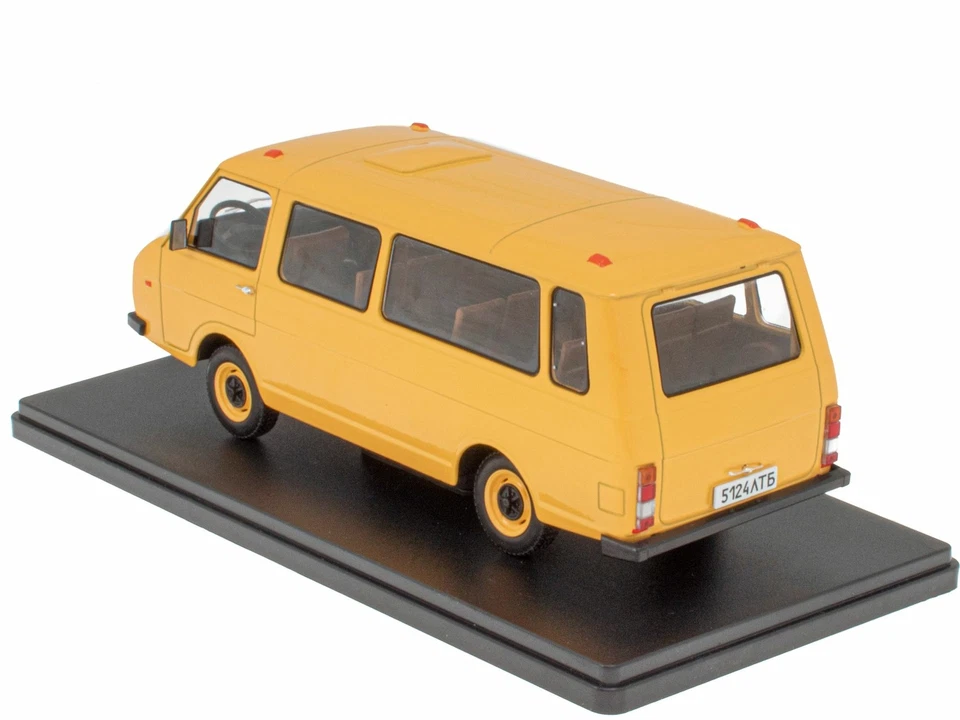 1976 RAF 22038 Bus Latvia yellow USSR Russia 1/24 metal model car Hachette - Image 2 of 3