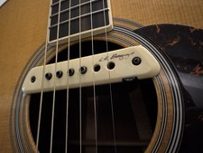 LR Baggs M1 Active Acoustic Soundhole Pickup M1a