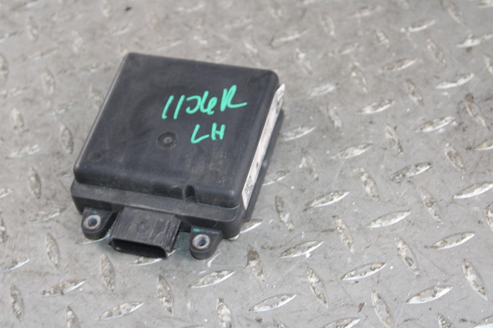 Maserati Ghibli 2014-2021 LEFT Body control module P/N 0670033078