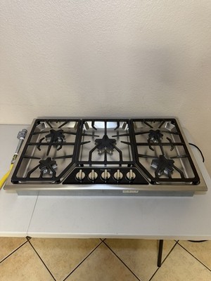 Thermador 36'' Masterpiece Series Natural Gas Cooktop w/5 Star Burners- SGSX365FS