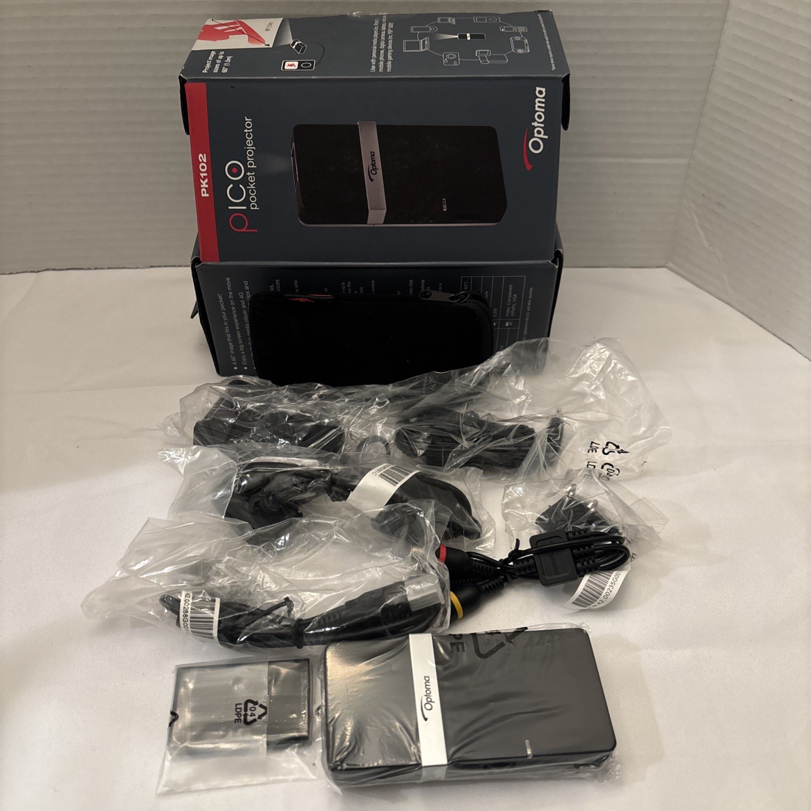 NEW Open Box Optoma Pico Pocket Projector PK-101 READ