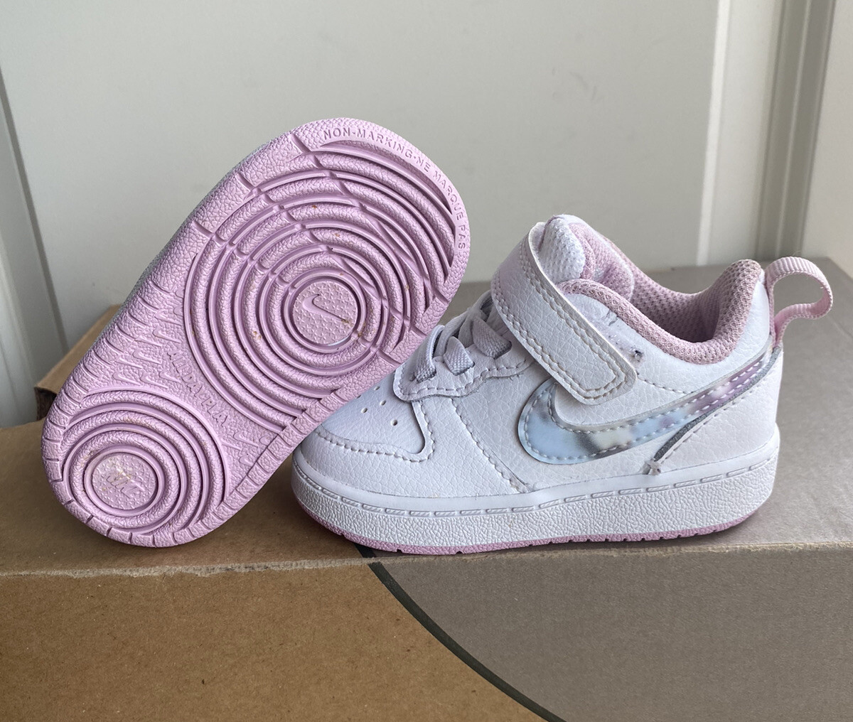 nike court borough roze