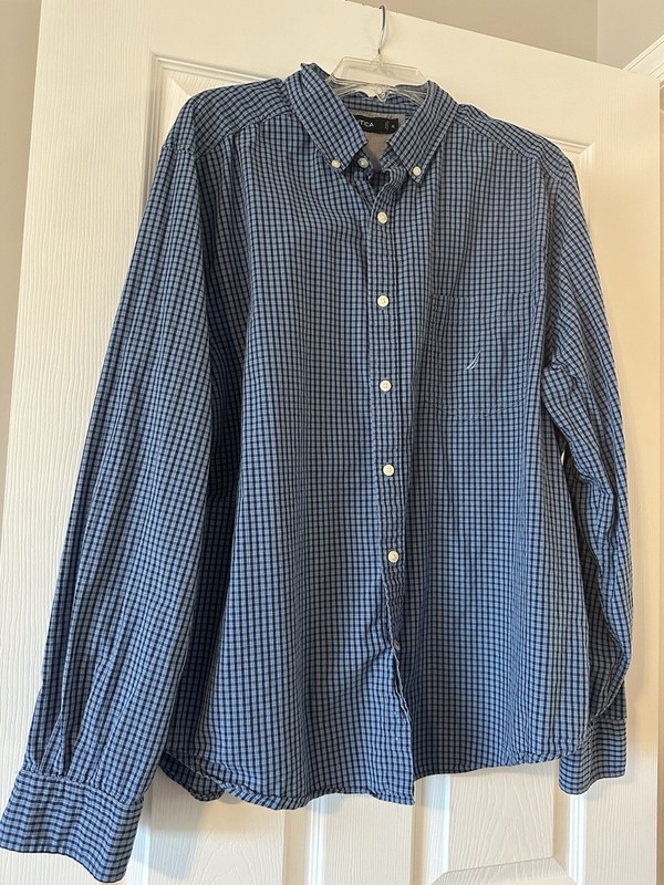 Nautica Men’s XL Blue Plaid Button Down shirt 