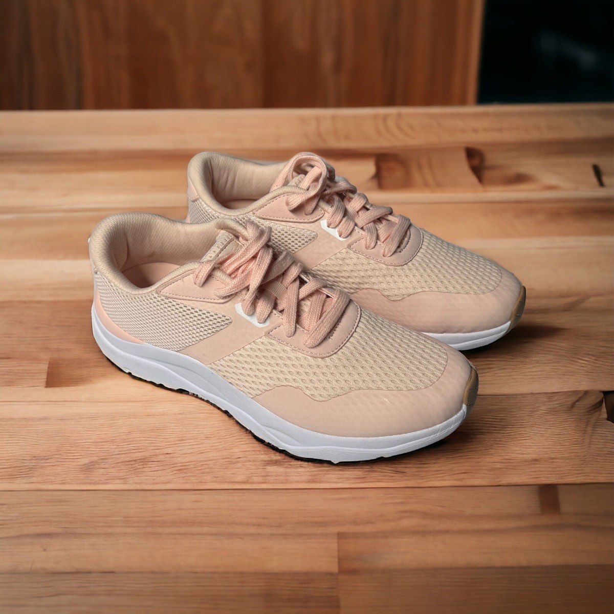 Pair of Women Sneakers Size 11 Avia Lightweight Shoes New