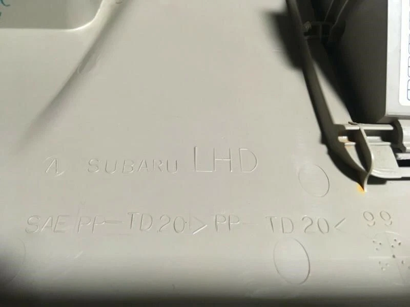 2001 斯巴鲁 Outback Legacy Under Dash 踢膝螺栓 — 第 3/4 张图片