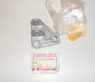 Vintage Kawasaki ZX600 ZX 600 NOS Footpeg Bracket 35011-1244 | eBay