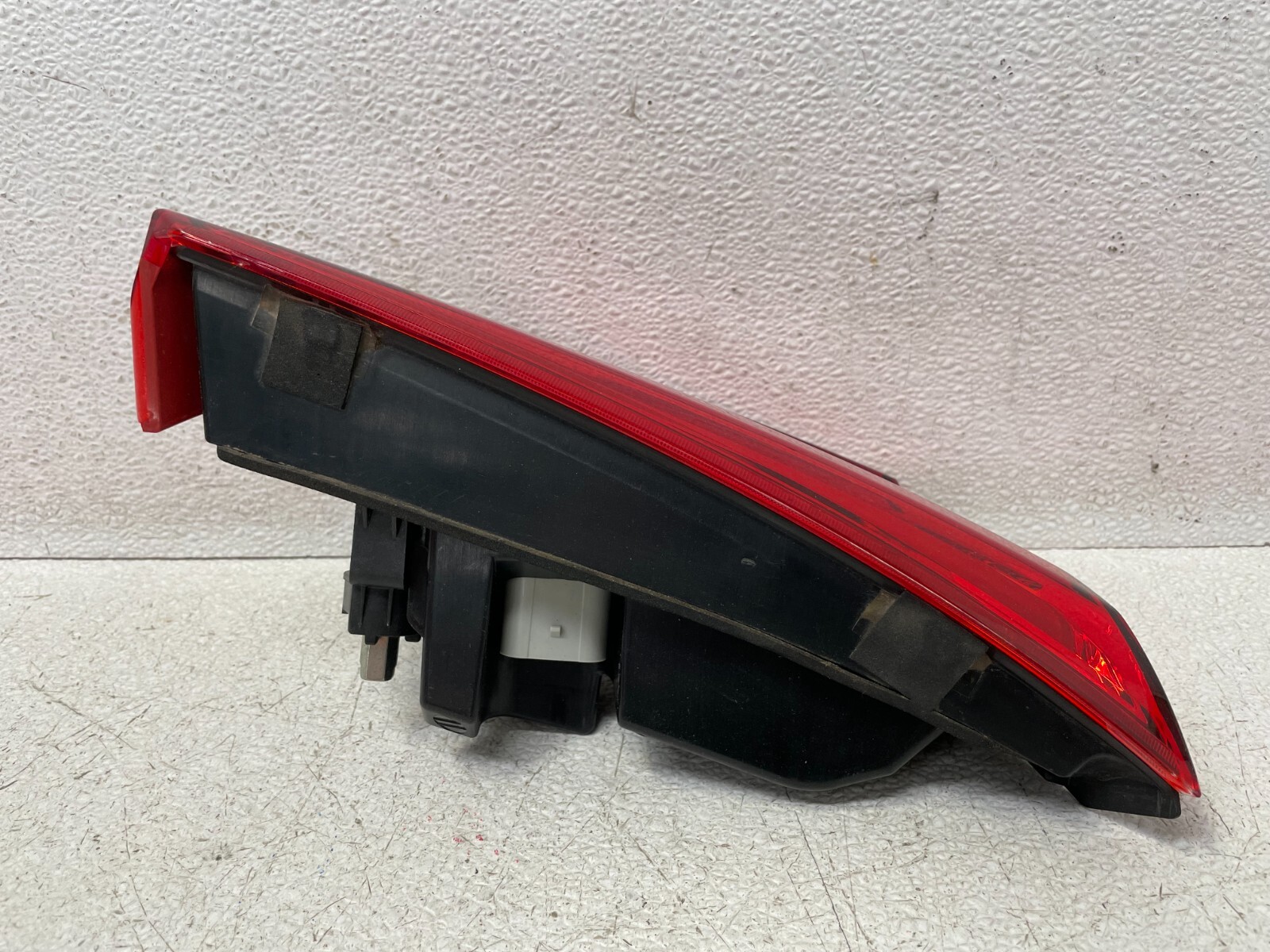 14-17 Maserati Quattroporte S Rear Left Inner Tail Light Taillight Lamp 1359 OEM