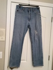 GUESS Men  s Classic Straight Legged Distressed Jeans. Size 34/31. Good Condition