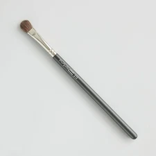 MAC 213 Natural Hair Eye Shadow Brush Fluff Blending Brush Discontinued