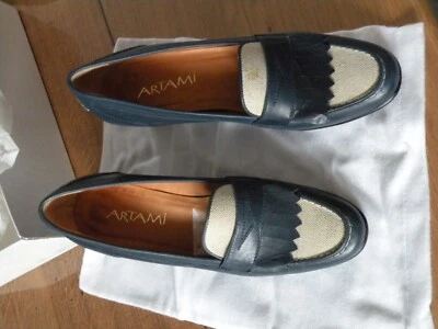 mocassins neufs cuir marine doublées peau 38 Artami - Photo 1/4