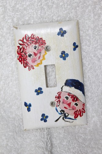 Lot of 3 Raggedy Ann/ Annie Decor Folk Art Sign, Round Storage Box & Switchplate - Picture 6 of 6