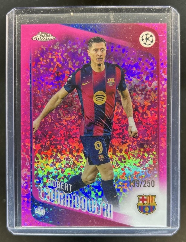 2025-26 Topps Chrome UEFA Robert Lewandowski Pink Mini-Diamonds Refractor #/250