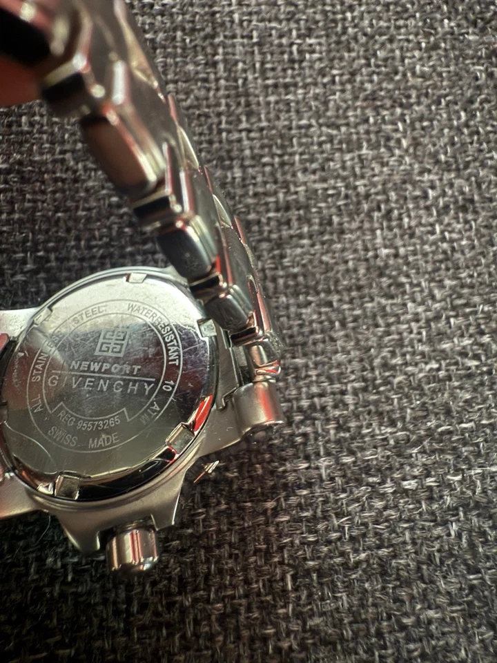 Elegante Givenchy Newport Uhr – Edelstahl – Top Zustand - Bild 3 von 4
