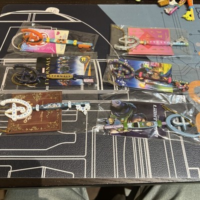 Disney Store Lot of 117 Keys Mystery Key Plus Display Frame