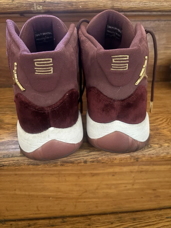 Jordan 11 Velvet 8.5y Foto 2 de 4