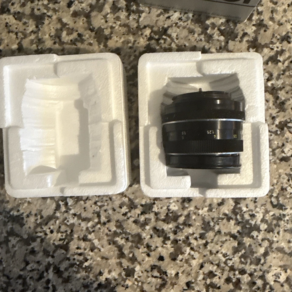 Carl Zeiss Sonnar 2.8/85mm f/2.8 85mm 6 Blades for Rollei QBM Made West Germany - Image 2 of 4