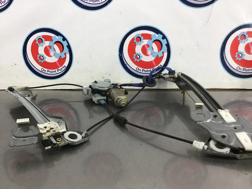 Оригинальный регулятор двигателя правого окна для пассажира 2006 Nissan 350Z 12bekce - Изображение 2 из 4