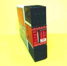 BANNER GM-FA-10J GM-FA SERIES SAFETY RELAY MONITOR MODULE 24-V AC/DC INDUSTRIAL