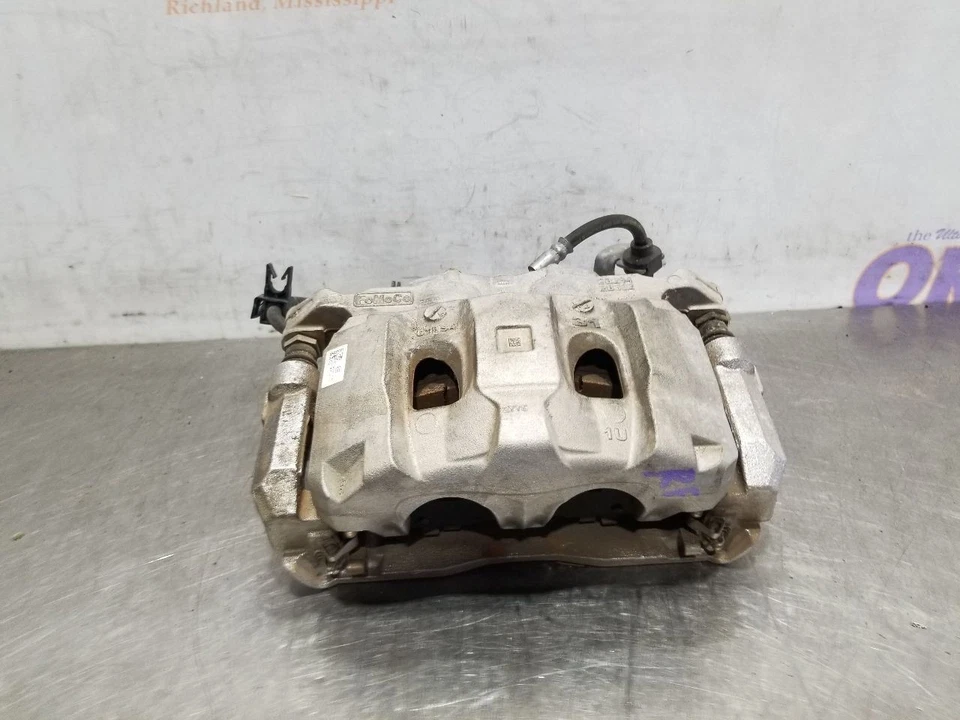 23 2023 PINZA FRENO DELANTERO DERECHO LINCOLN AVIATOR PASAJERO Foto 2 de 4