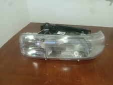 Eagle Eyes GM159-B001L Chevrolet Driver Side Head Light Assembly and bulbs