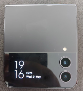 Samsung Galaxy Z Flip4 6,7 Zoll 128GB 5G Smartphone - Graphite/Black (entsperrt)