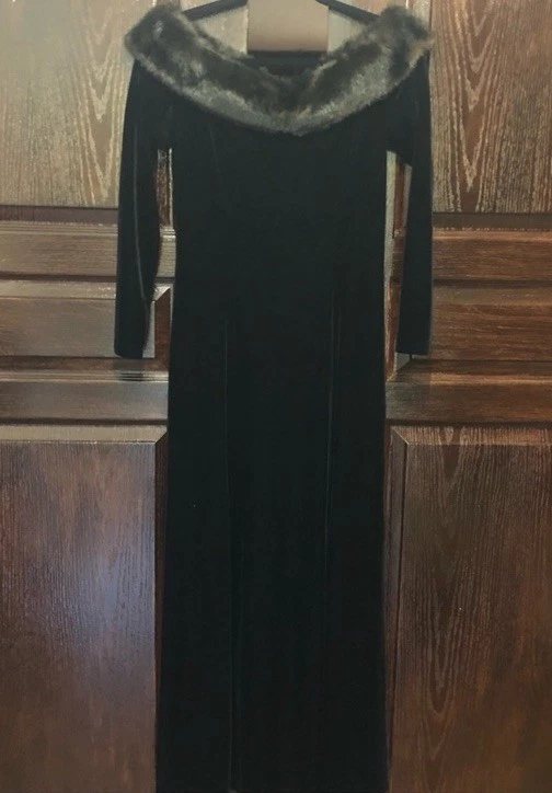 Cachet Vintage Black Velvet Dress Faux Fur Collar Off Shoulder Gown Holiday Sz 4 - Image 3 of 4