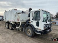 2012 Mack MRU613 30 yd T/A Refuse Packer