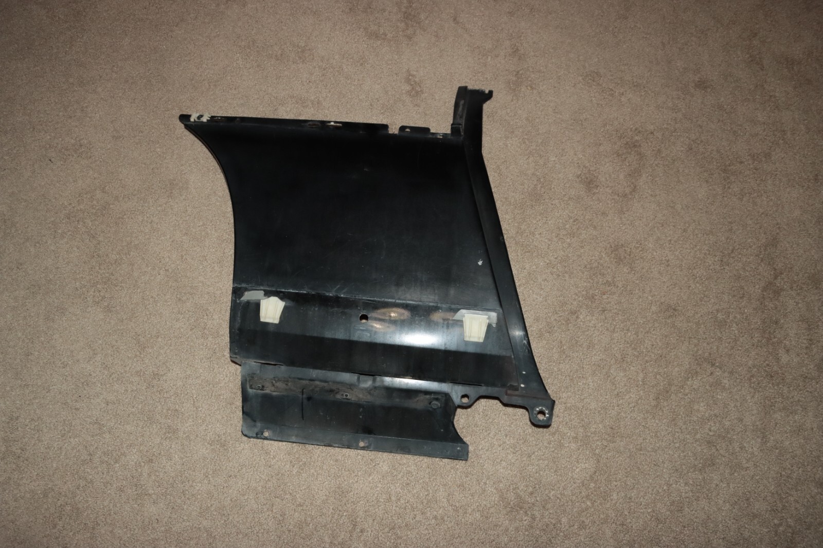 1984-1988 Pontiac Fiero Passenger Right Rear Quarter Panel Side Body Panel Trim