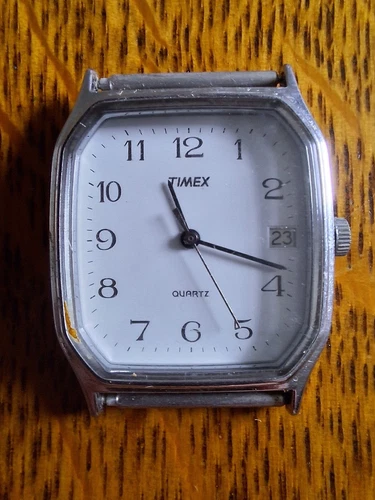 VTG TIMEX Quartz WATCH needs battery and band