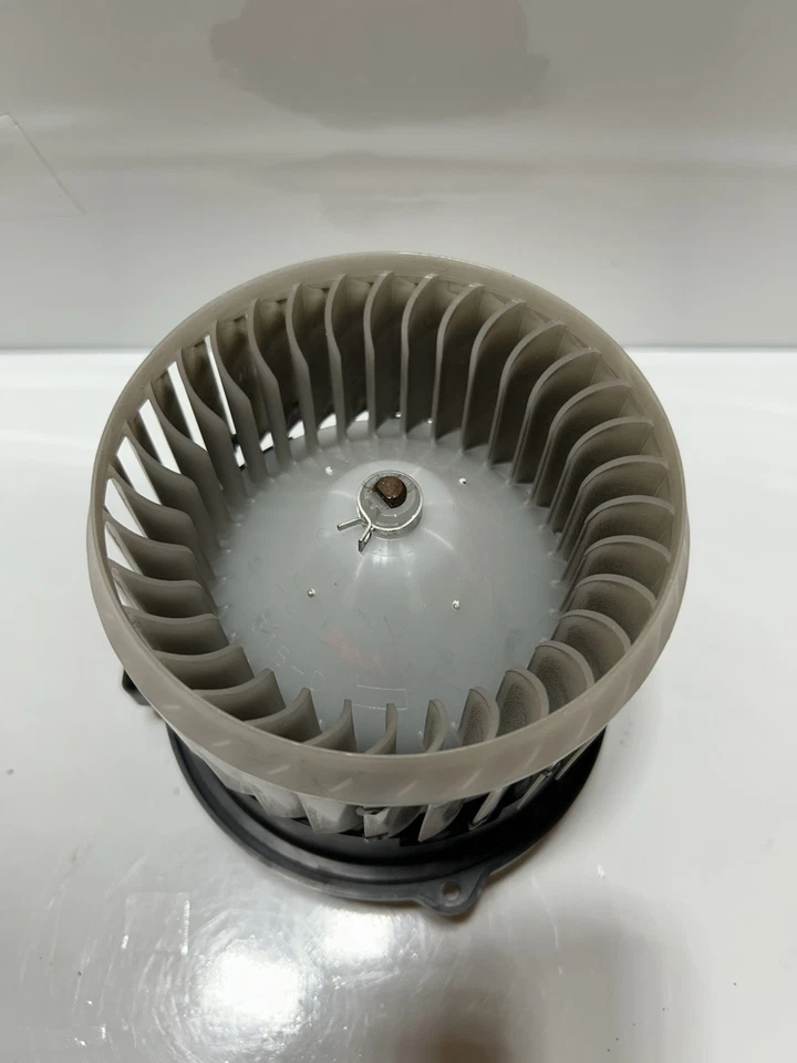 Ventilador soplador trasero motor HVAC JGC500050 FABRICANTE DE EQUIPOS ORIGINALES Land Rover LR3 LR4 05-16 Foto 3 de 4