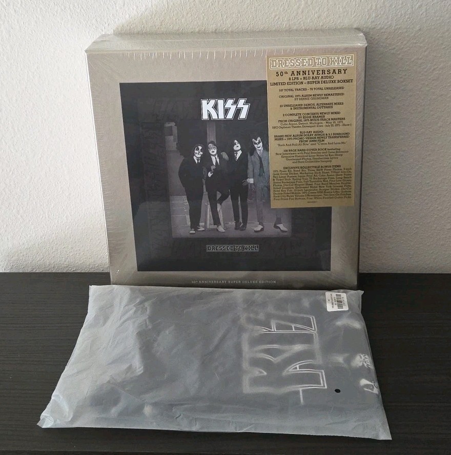 KISS / キッス 『Dressed To Kill』50周年ボックスセット Kiss announces 'Dressed to Kill' 50th anniversary box set - The