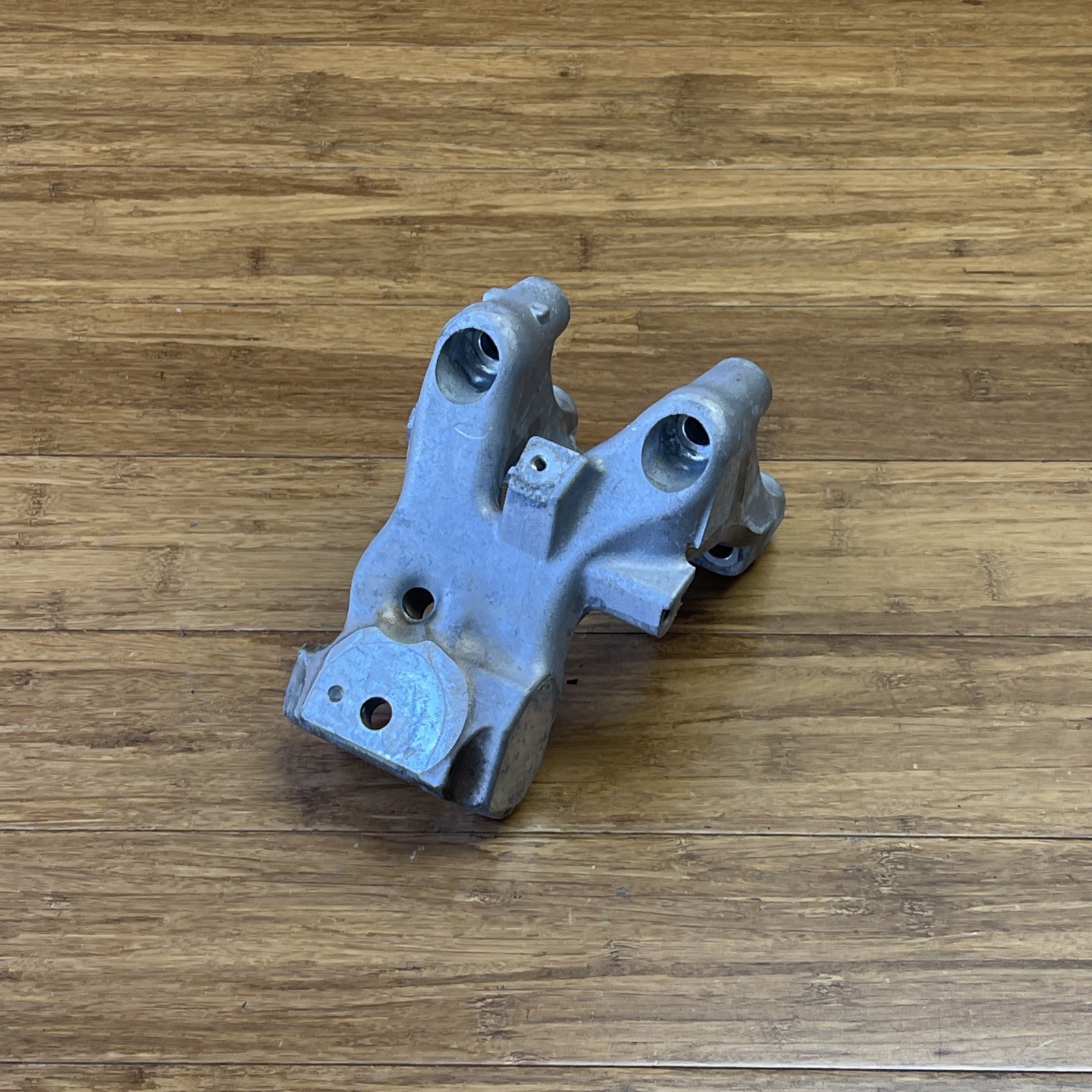 2018-2024 Ferrari Portofino F164 3.8L Engine Left Side Mount Bracket OEM