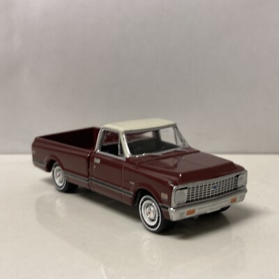 1972 72 Chevy C-10 Pickup Collectible 1/64 Scale Diecast Diorama Model