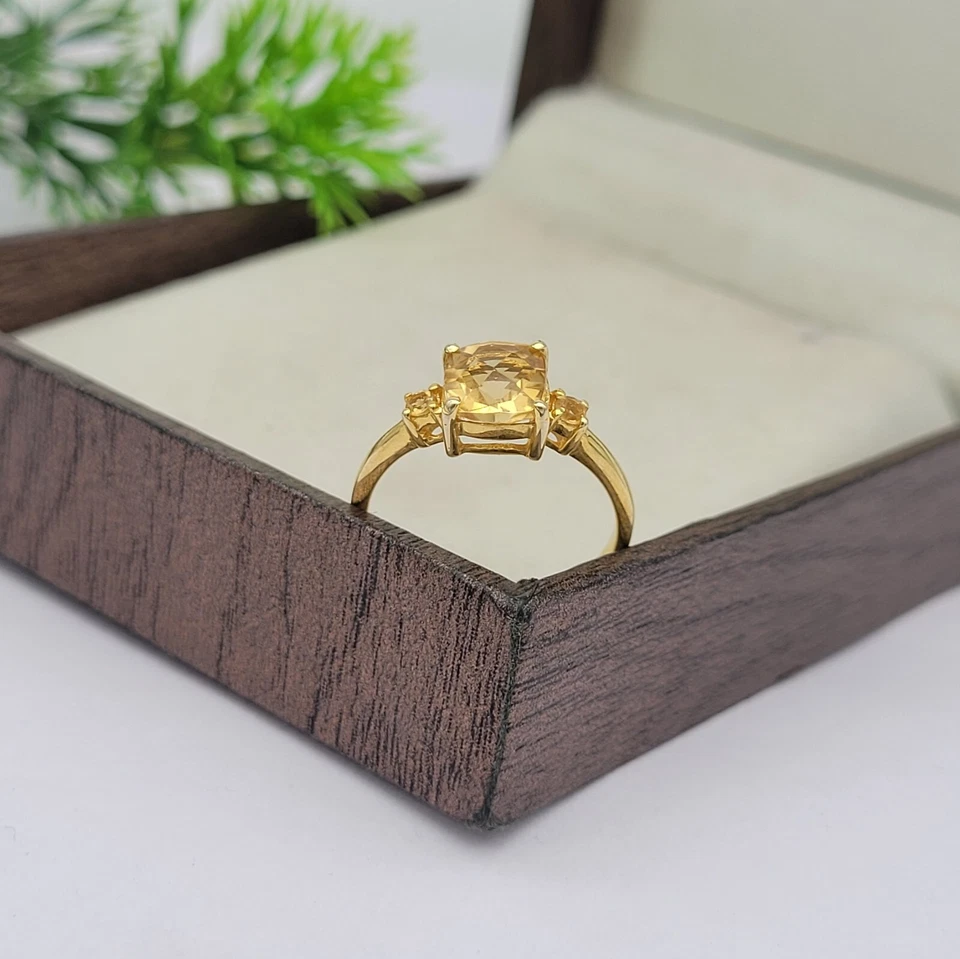 Anillo de aniversario de plata de ley 925 con cojín de citrino dorado Foto 4 de 4