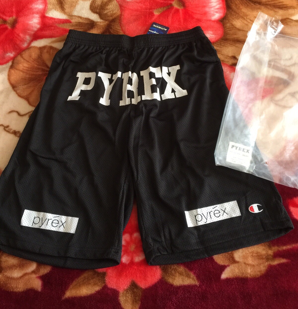 Pyrex Vision OG Champion shorts-