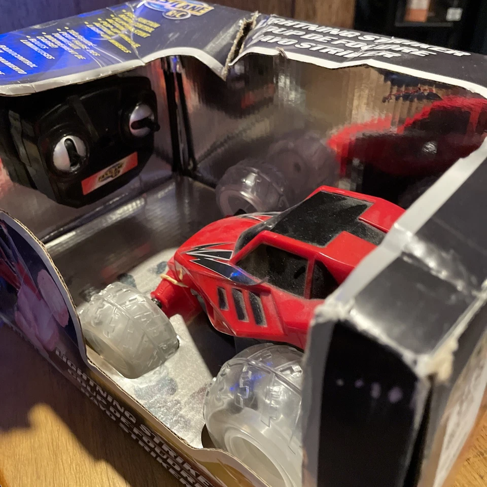 JUGUETES R US - NUEVO - Coche de radiocontrol Fast Lane X-TREME LIGHTNING STRIKER Foto 2 de 4