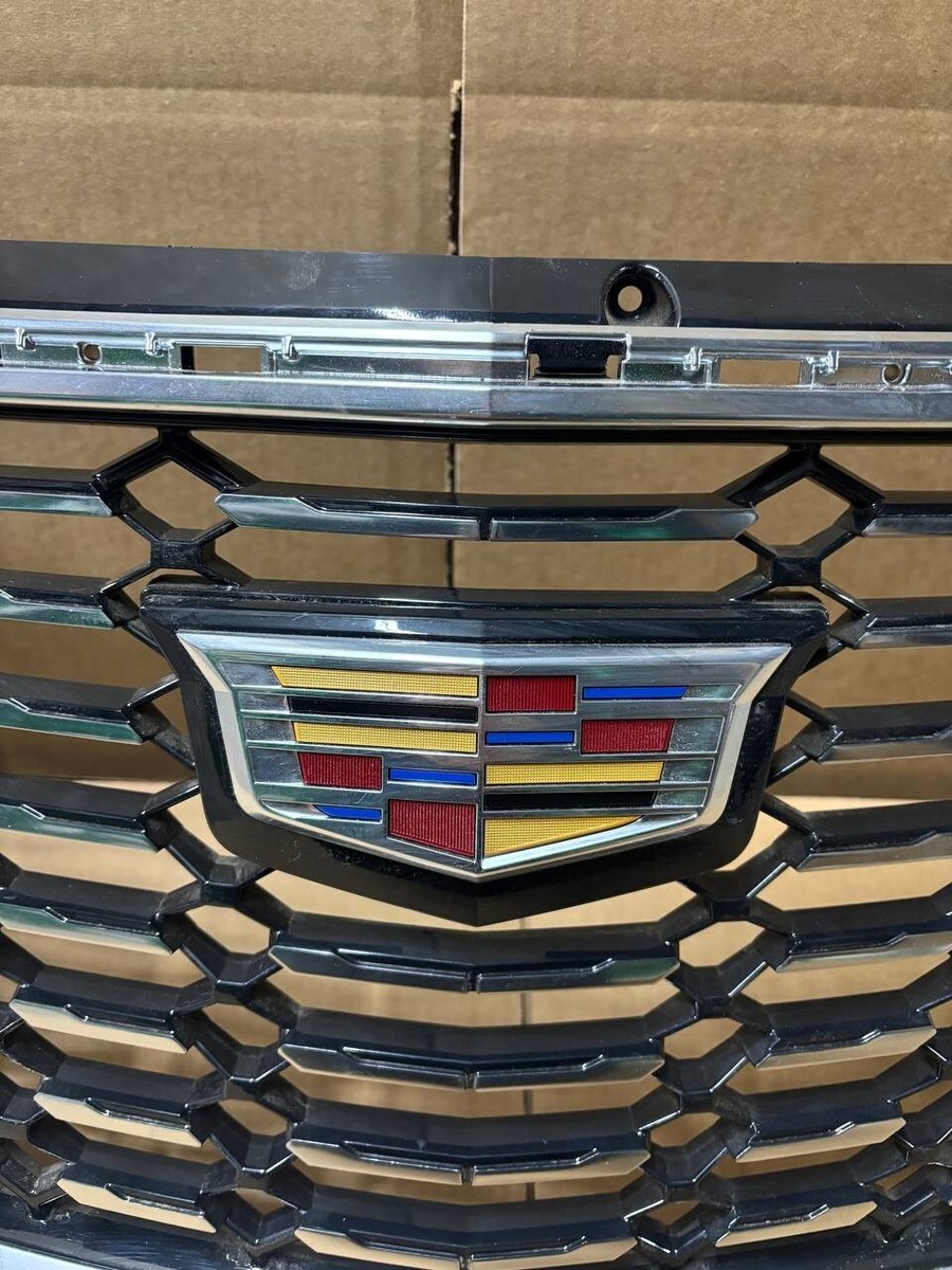 2019-2023 Cadillac XT4 Luxury Front Upper Grille OEM 84658410