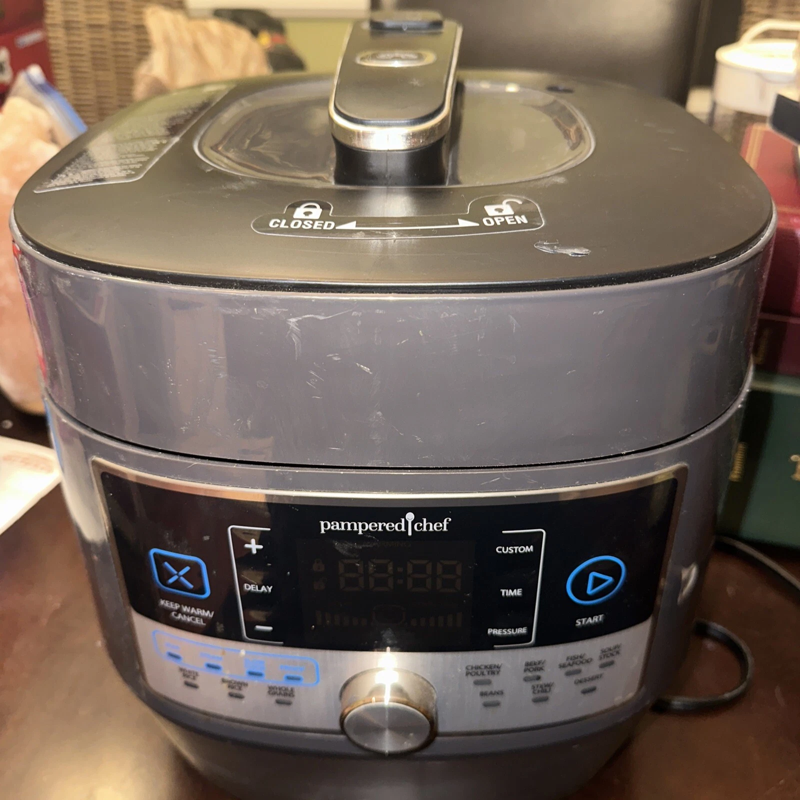 Pampered Chef QUICK COOKER Pressure Cooker Model #100011 and accessories