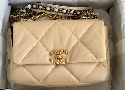 【ヴィンテージ】Rank:S☆Chanel Light Beig C19 Small Bag C19 Small : light beige